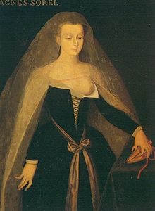 agnes-sorel Agnes Sorel was King Charles VII's favourite mistress. Very beautiful, elegant and extravagant, she was one of the first ambassadors of French luxury and refinement.