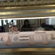 Here are some of the jewellery belonging to the crown jewels, also called crown diamonds, which are on display in the Louvre. Most of this treasure is lost.
