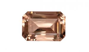 The morganite is a pastel pink gem. It is highlighted by jewellery craftsmen, jewelry designers and high jewellery brands, set preferably in white or rose gold.
