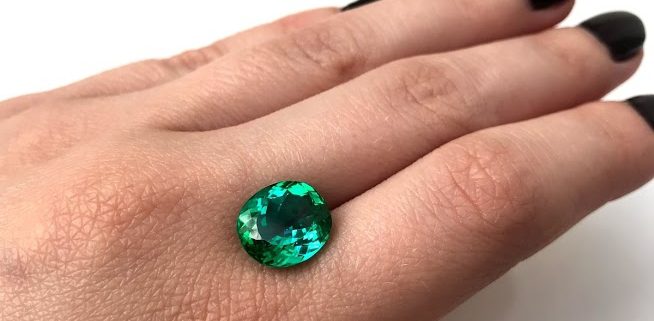 Paraiba tourmaline from Namibia, for luxury high end jewellery.