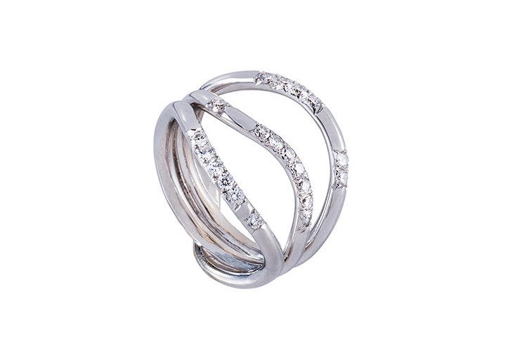 Diamond ring Paris