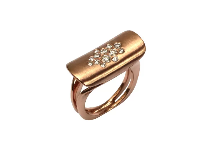 Ring T , contemporary, modern jewellery in rosegold with diamonds Ring T , contemporary, modern jewellery in rosegold with diamonds