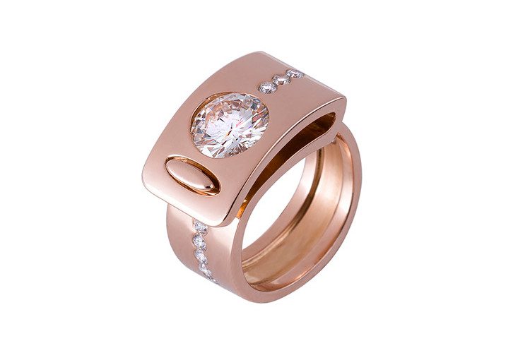 Rosegold ring with diamond