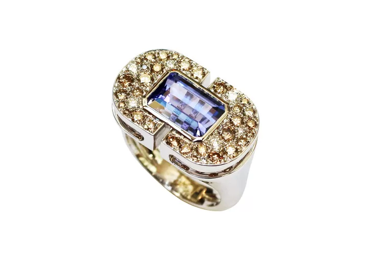 Tanzanit ring-fine jewelry White gold tanzanite ring with brown and white diamonds
