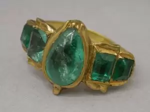 bague fin 16ème galérie des bijoux arts deco Bague Renaissance en or et émeraudes