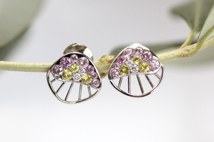Boucles d'oreille aillée saphirs jaunes rose diamants
