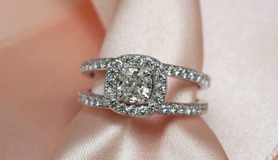 Symetrischer Diamant Verlobungsring Paris